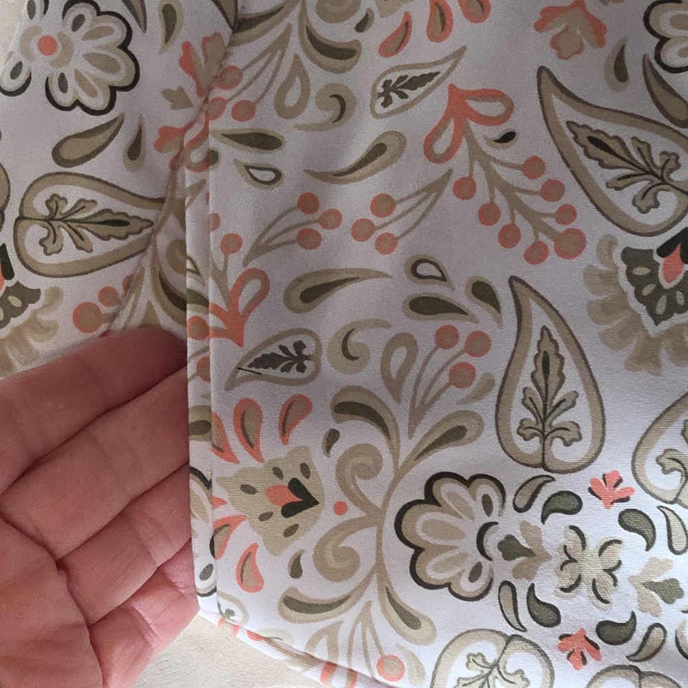 Croft & Barrow Patterned Skort - White, Green, Pink - Picture 5 of 9